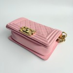 シャネル ル ボーイ フラップバッグ キルティングカーフスキン